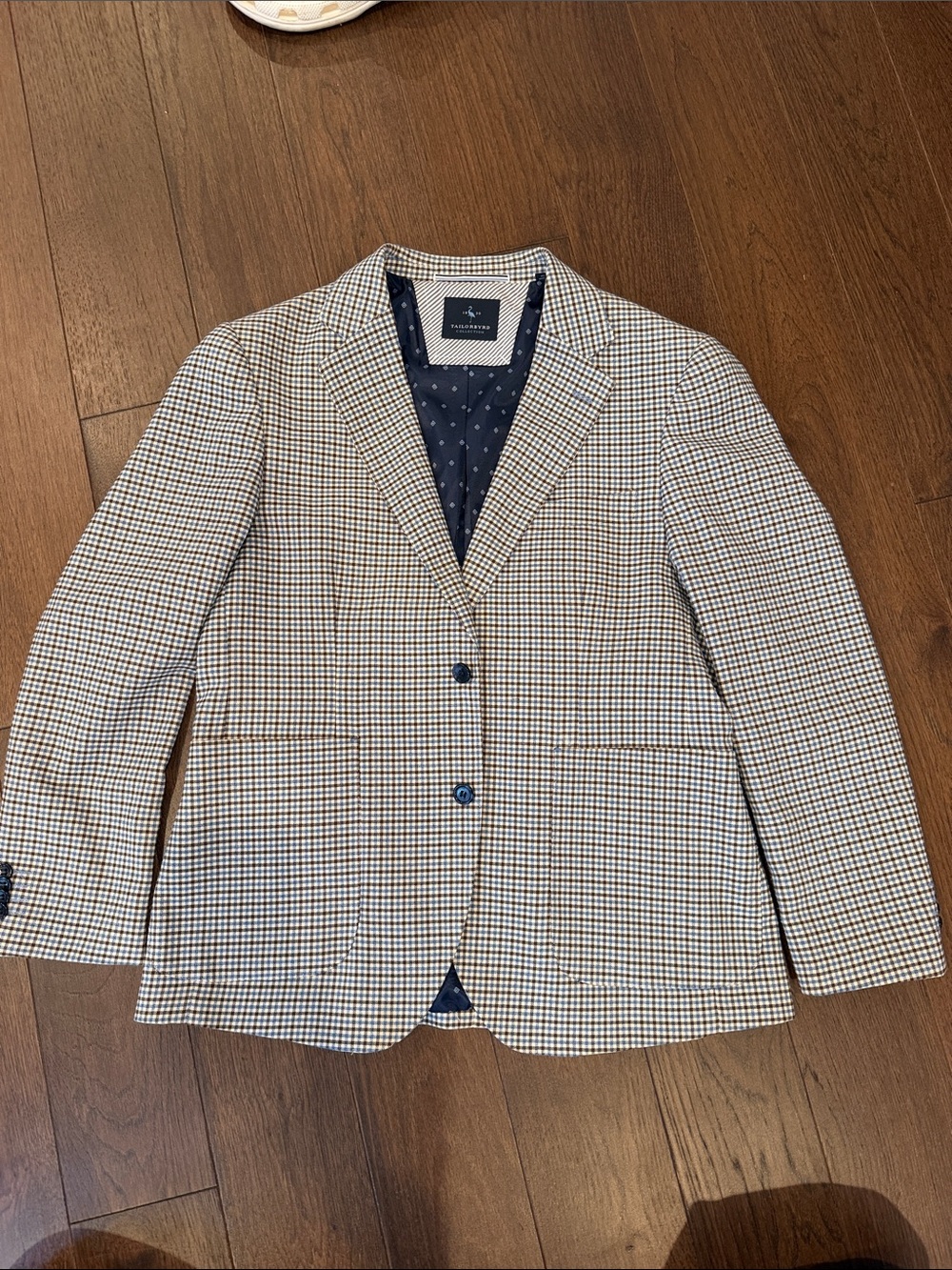 TailorByrd Beige and Navy Houndstooth Sport Coat Size 40 Short - C71